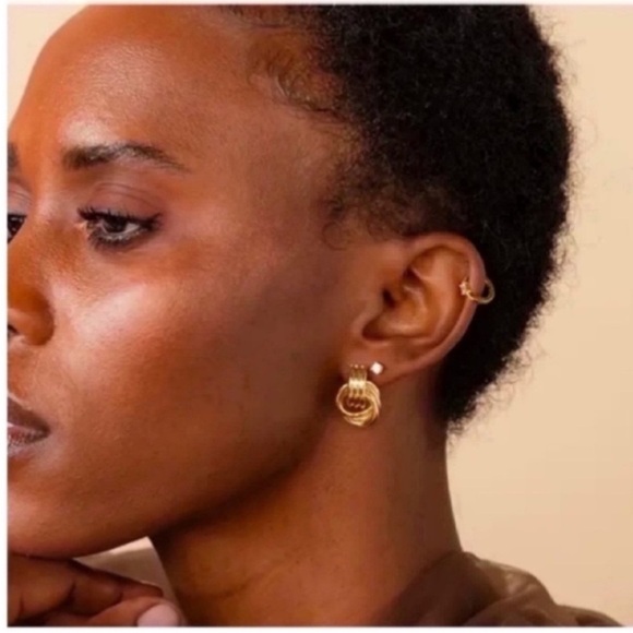 New! Kinley 18K Gold Plated Petite Earrings (1033) NWOT - Picture 2 of 3